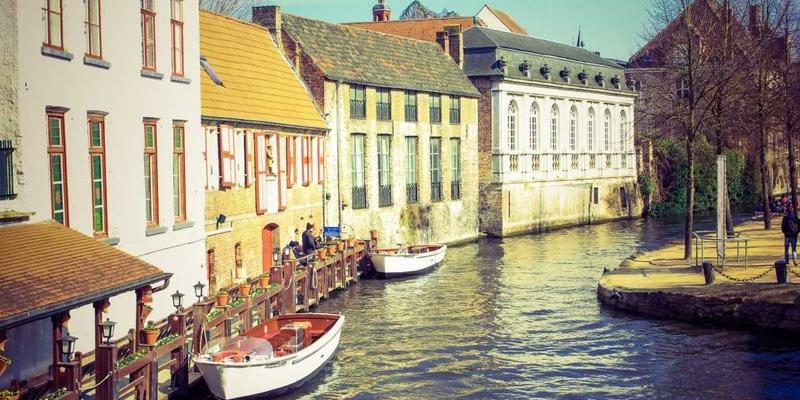 领导力传承新范式：构建关键岗位继任计划中的知识转移体系